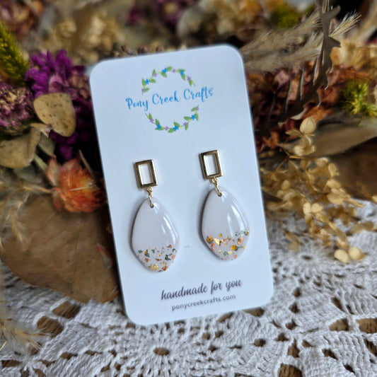 White with falling leaves gold leaf accents