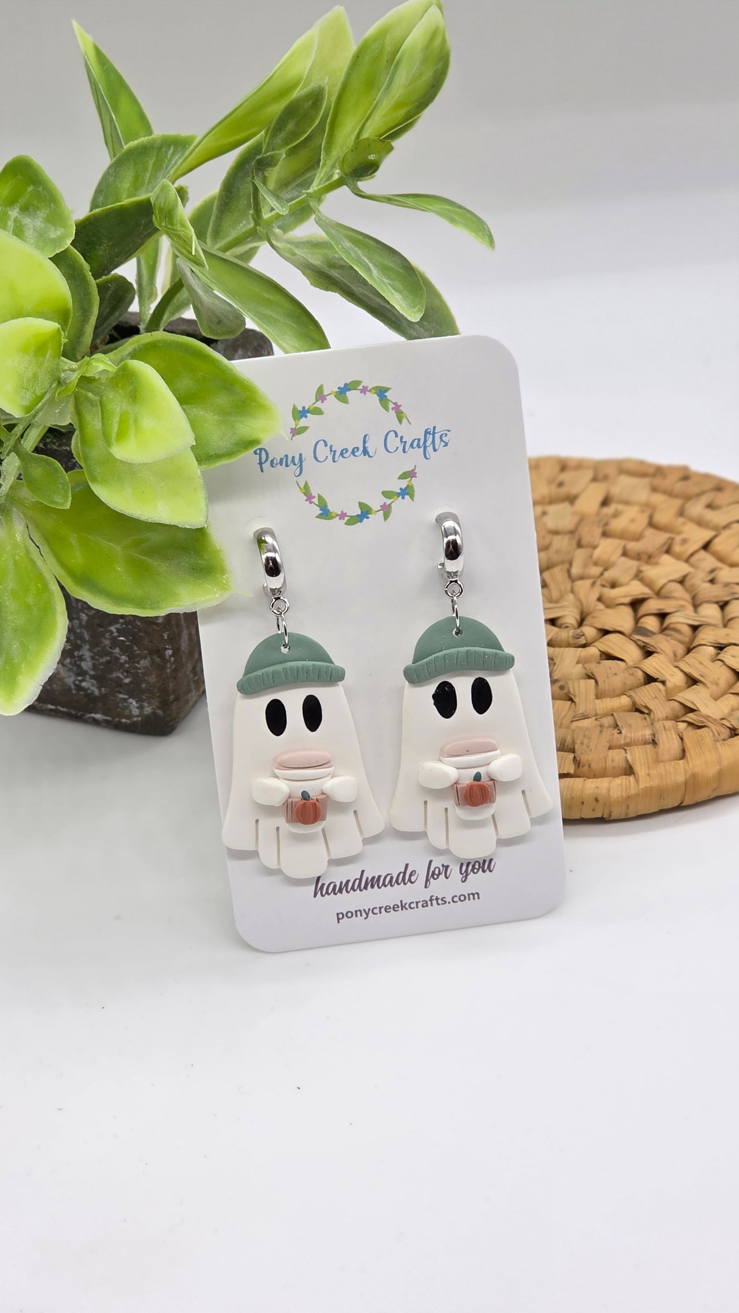 Stocking cap ghost with latte